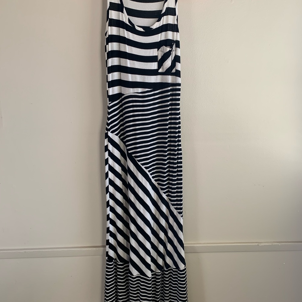 MAXI DRESS BLACK WHITE PANEL S